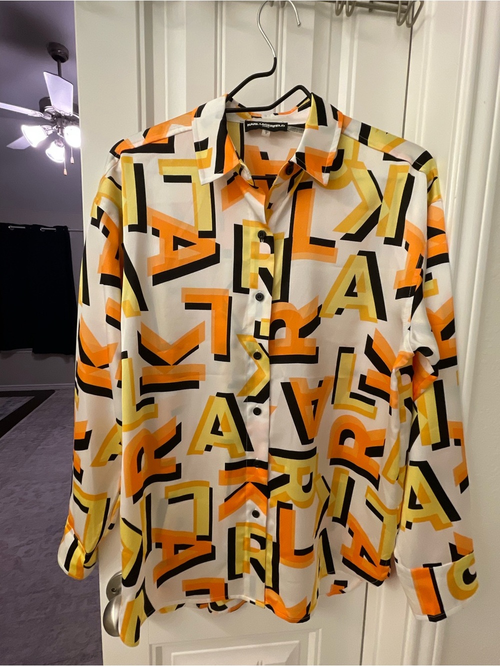 Abstract Letter Print Long-Sleeve Shirt - White/Orange/Yellow - Unknown Brand